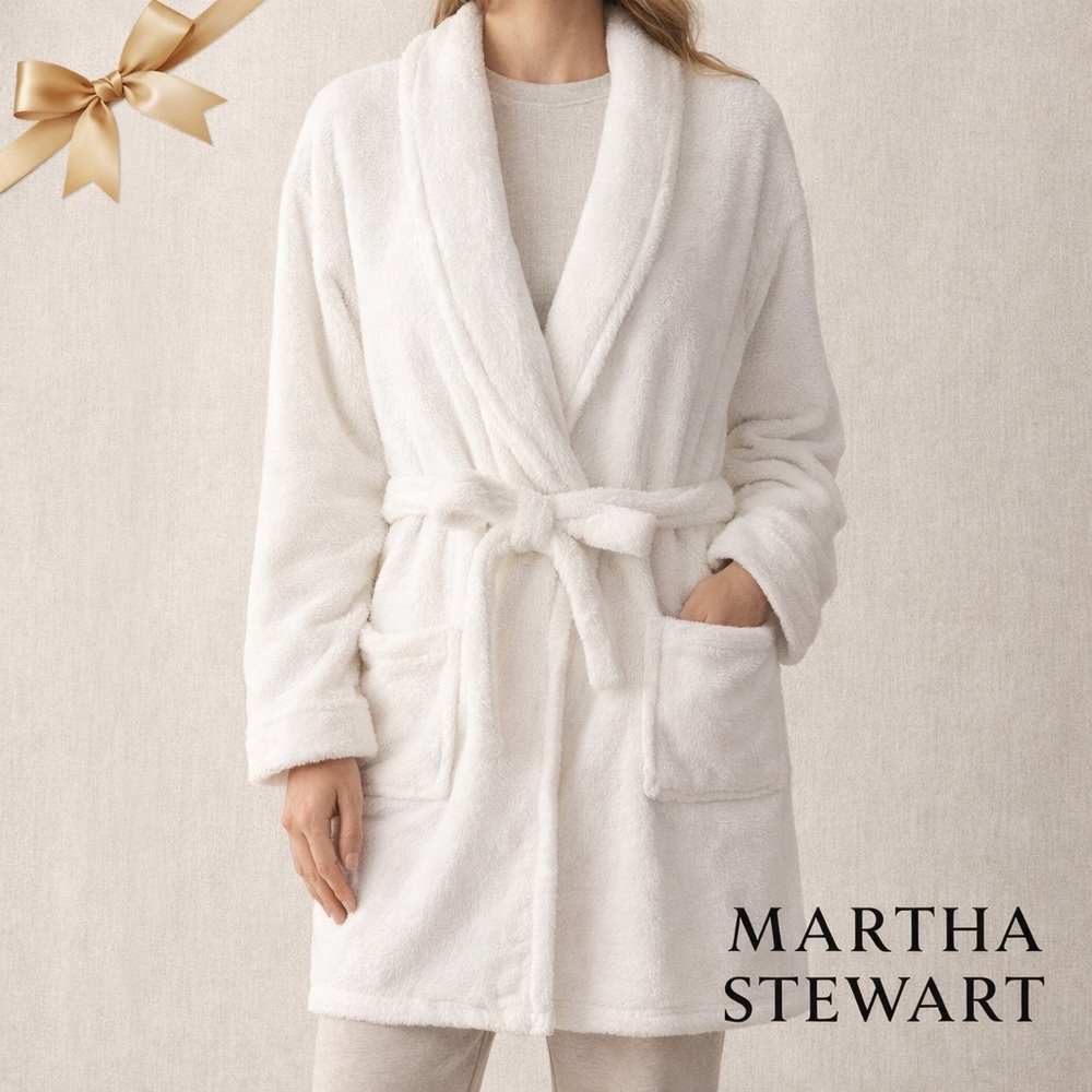 Martha Stewart Collection Plush White Robe One Size Martha Stewart Collection Plush White Robe One Size